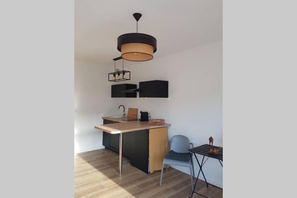 Deux Pieces , Climatise, Terrase, * Cavalaire-sur-Mer