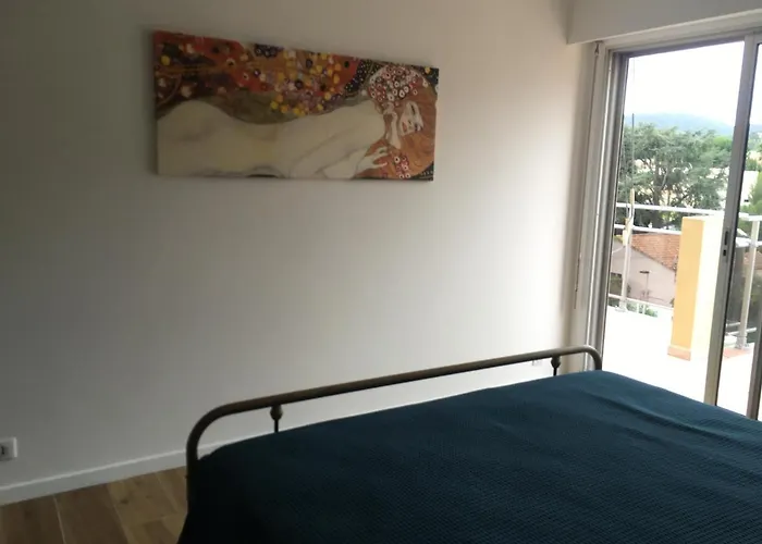 Appartement Deux Pieces , Climatise, Terrase, Cavalaire